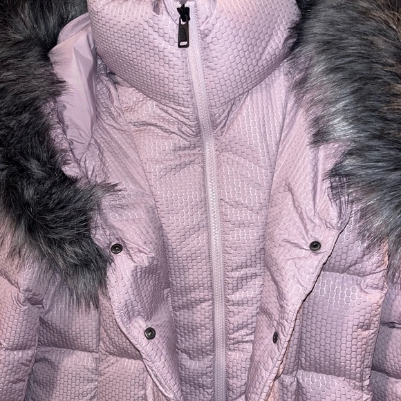 North face down coat. Beautiful lavender color. Perfect condition. - Picture 3 of 4